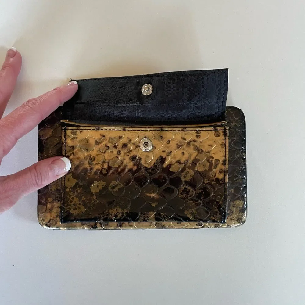 EUC Unbranded Womens Croc Brown and Gold Wallet